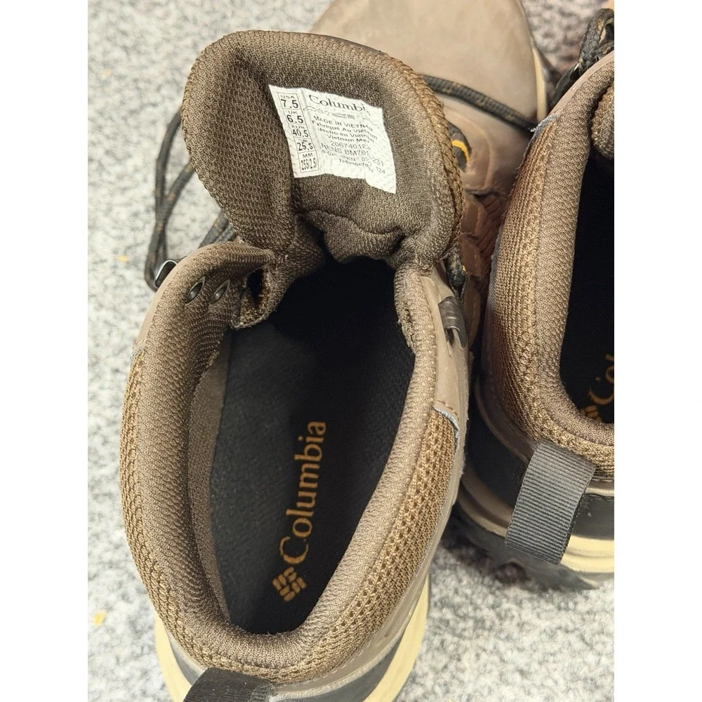 COLUMBIA Boot Men's 7.5 Transverse Hike Waterproof Cordovan Golden Yellow